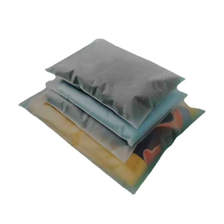 In-Stock Matte Zipper Bags for Clothing Packaging - CPE T-Shirt Sealing and Storage Bags with Slider Closure